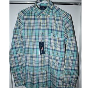 Men’s Vineyard Vines button down shirt